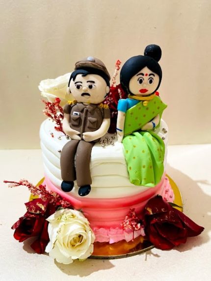 Lovely Couple Anniversary Fondant Cake Delivery in Delhi NCR - ₹2,349.00  Cake Express